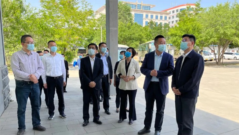 张锦刚副省长一行光临兰州6966集团生态健全品有限公司调研