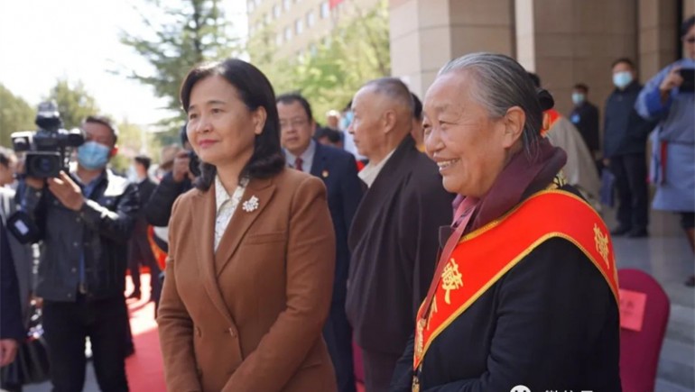 传承精华，让藏医药造福人民健全安全！